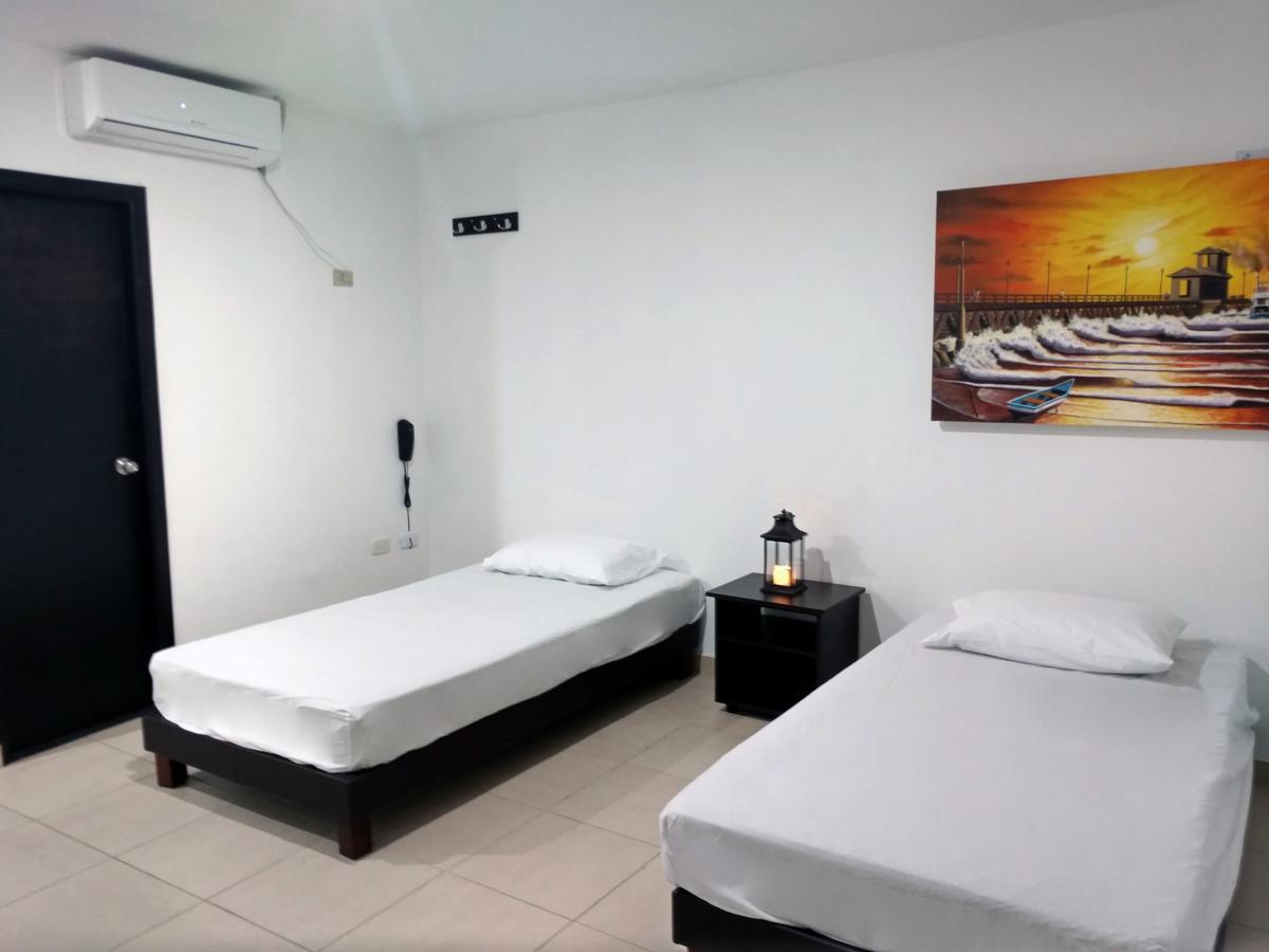 Hotel El Emigrante Puerto Colombia Extérieur photo